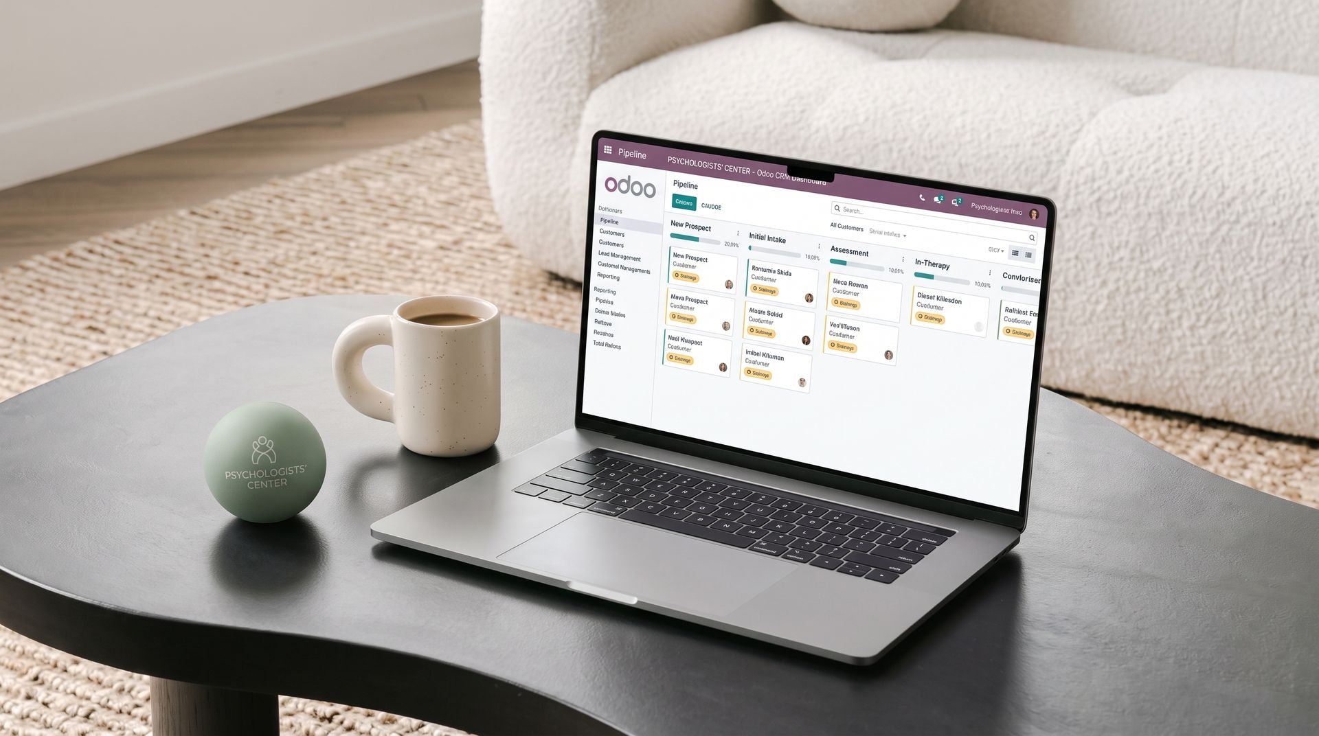 Odoo CRM voor zakelijke relaties en B2B-processen in de zorg door Newconomie Odoo CRM pipeline dashboard op laptop ingericht voor zakelijke relaties in de zorg en digitale GGZ